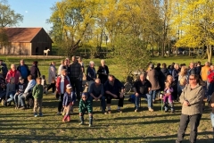Osterfeuerbesucher
